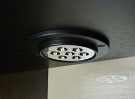 LED　照明本体と電球の一体型
